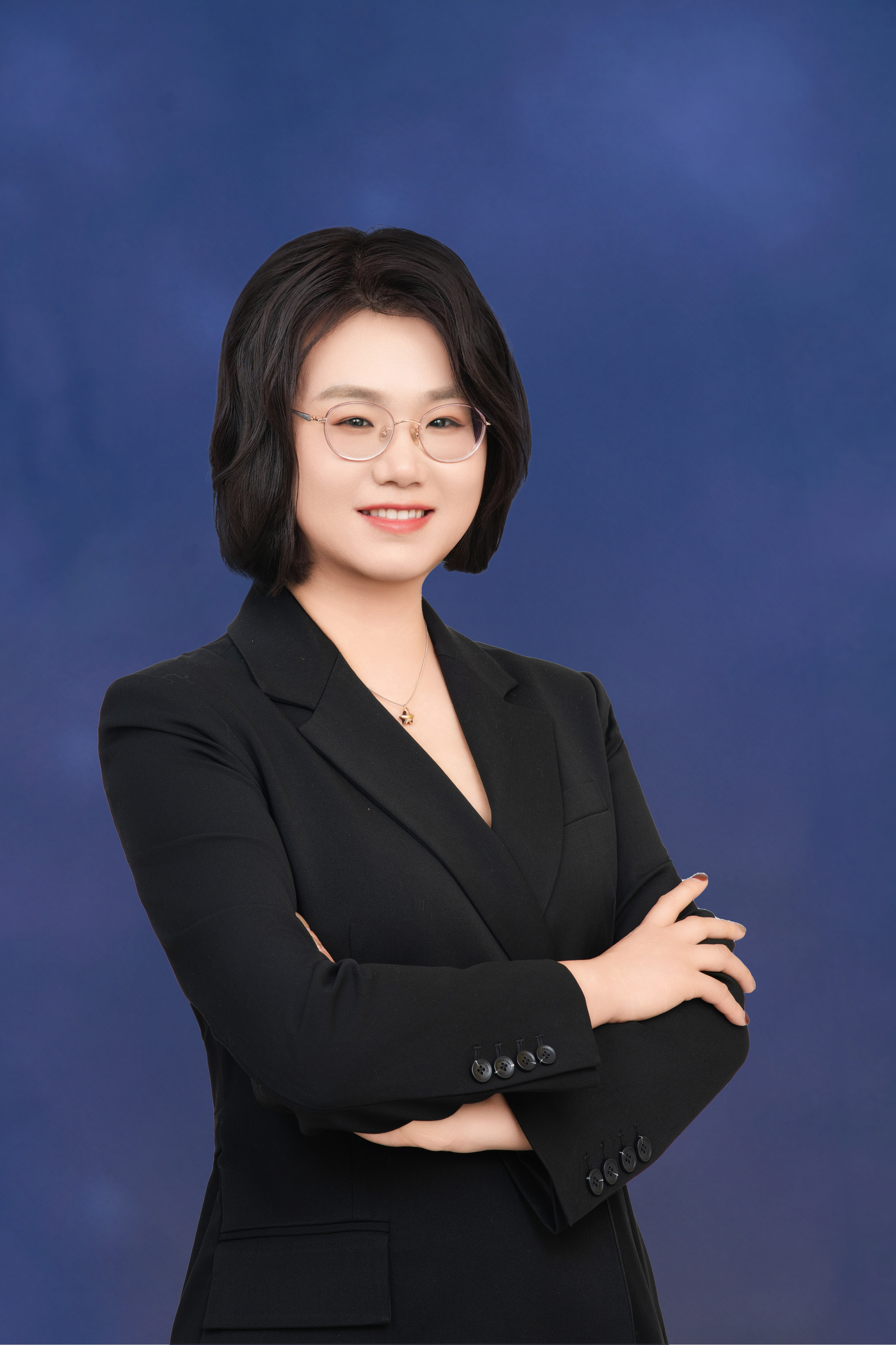 尹中汇 书院静2社区团委副书记